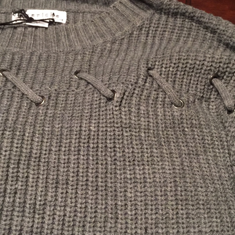 Gray sweater with lace up detail - Picture 4 of 4